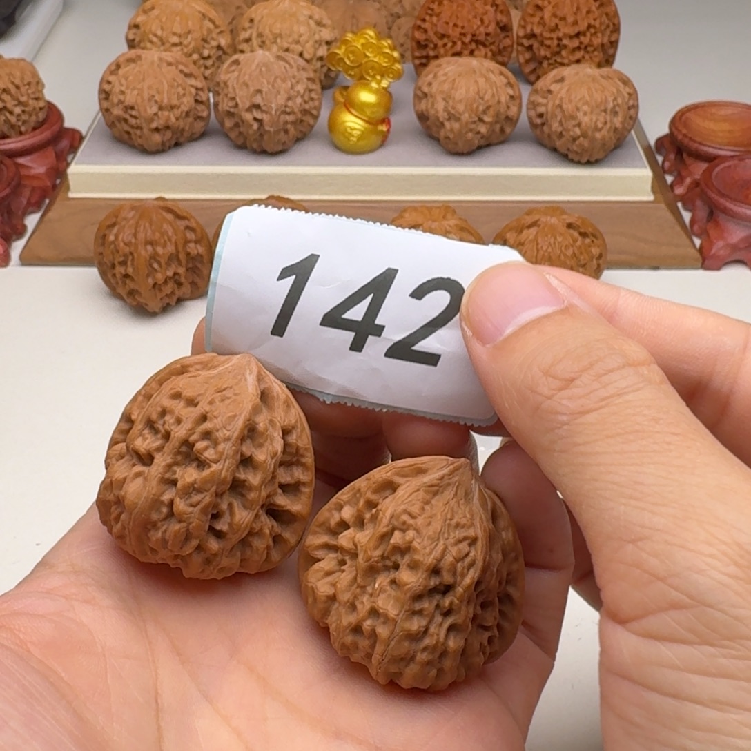 文玩核桃把件凹底38全品