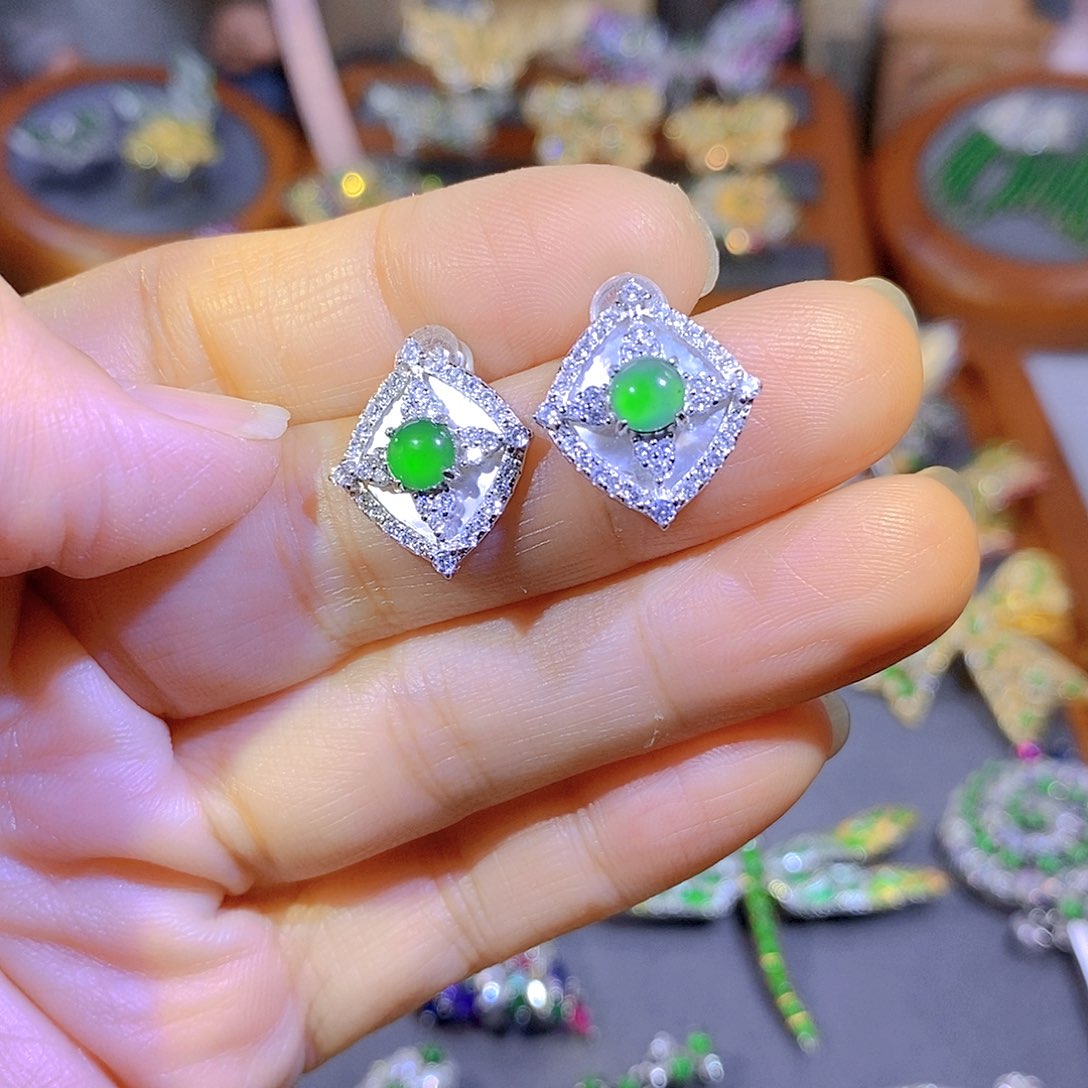 颈饰银S925镶嵌翡翠