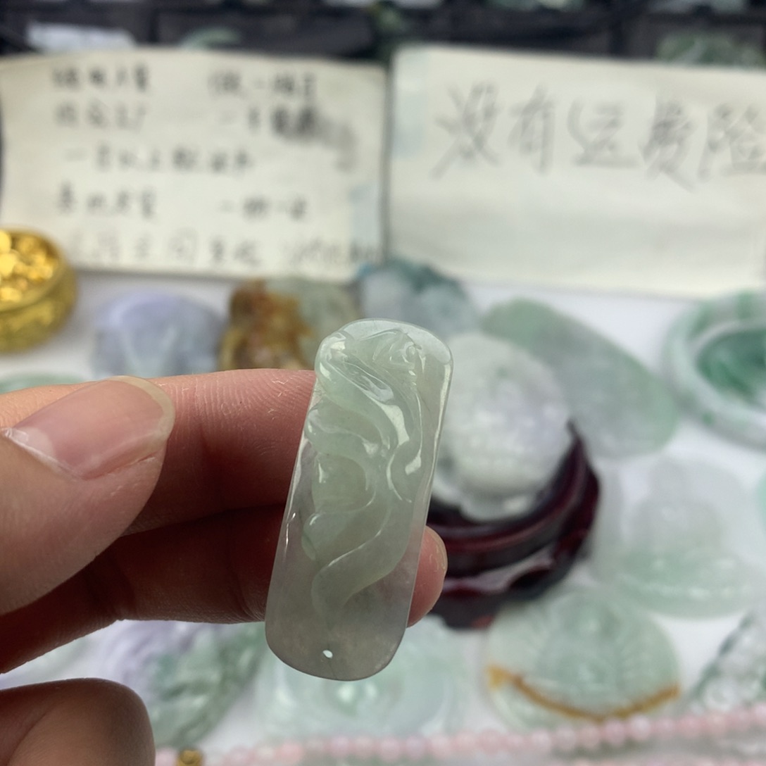 翡翠颈饰未镶嵌一