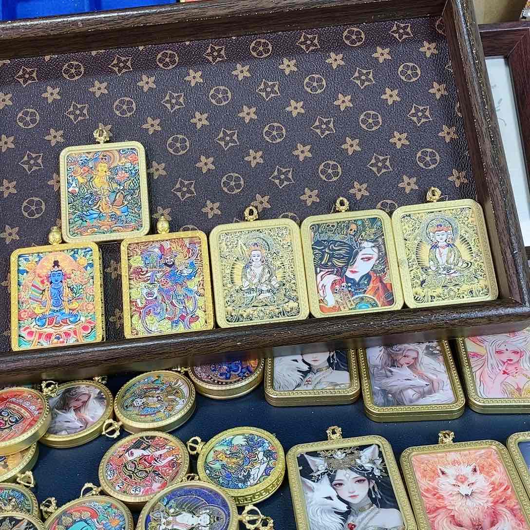 吊坠唐卡，3个双面，今天发