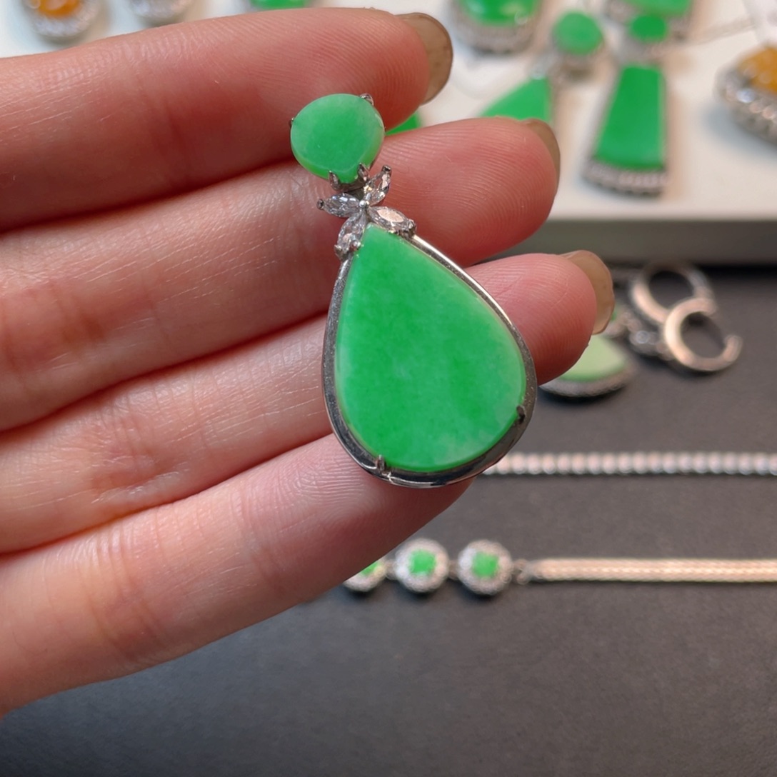 翡翠吊坠(不含链)银S925镶嵌