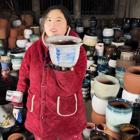 口21高15瑕疵盆子。