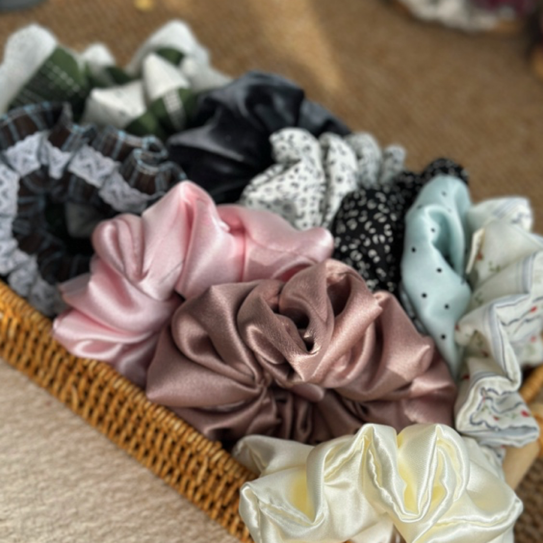 秋冬法式复古缎面大肠发圈气质百搭高级感头饰