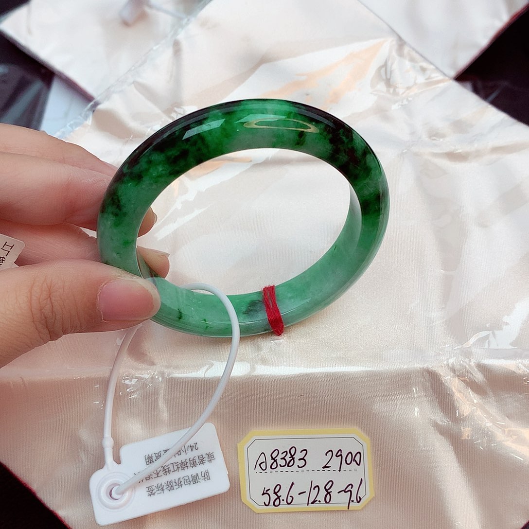 翡翠未镶嵌手镯缅甸翡翠