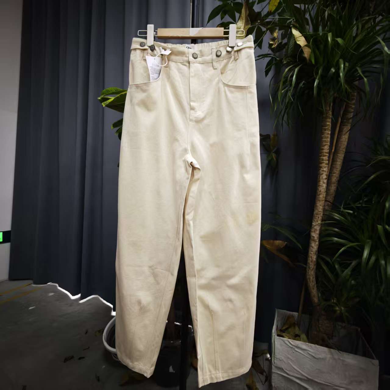 A14-10-66款  白色气质无弹春季牛仔裤窄版收脚裤长101