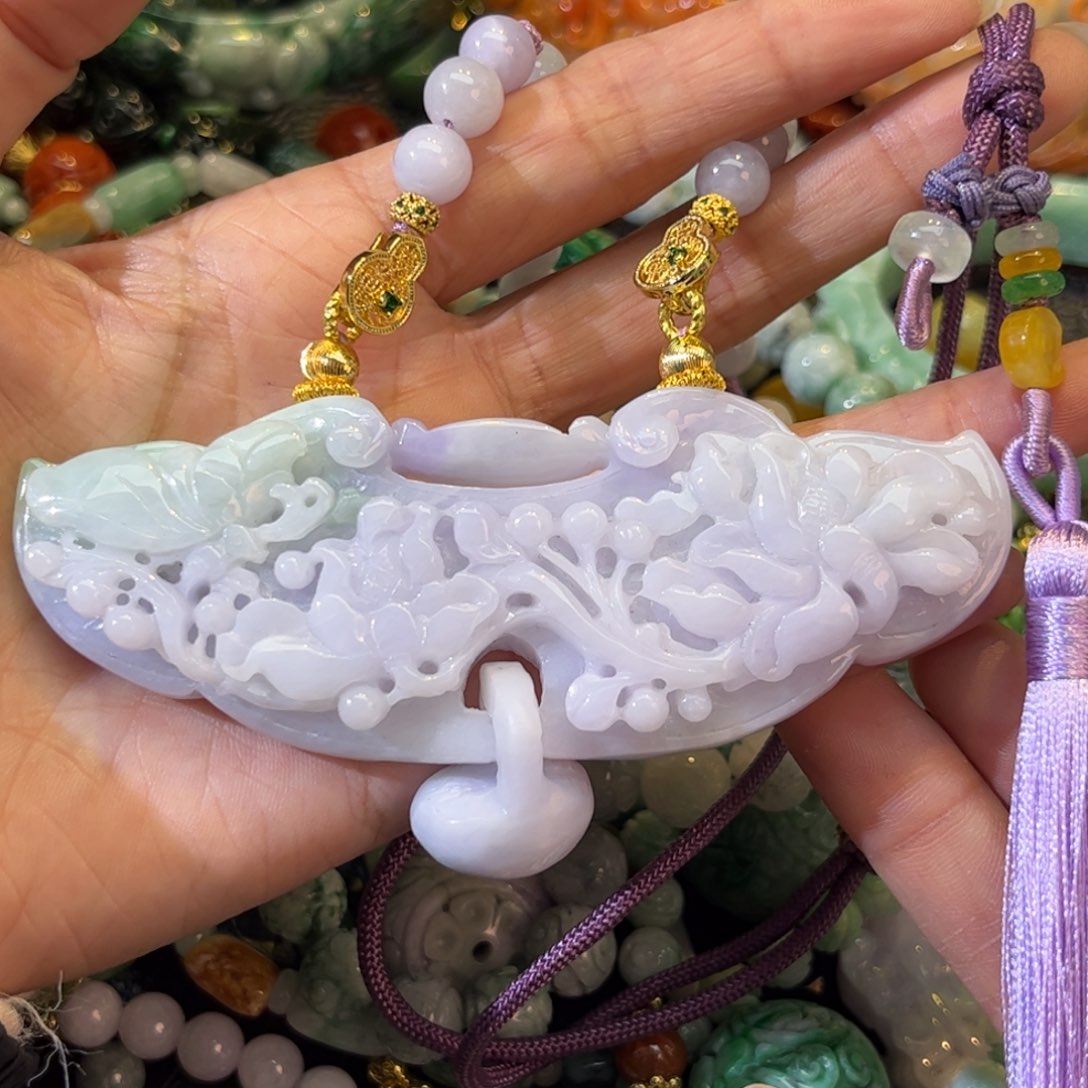 翡翠未镶嵌颈饰待编款