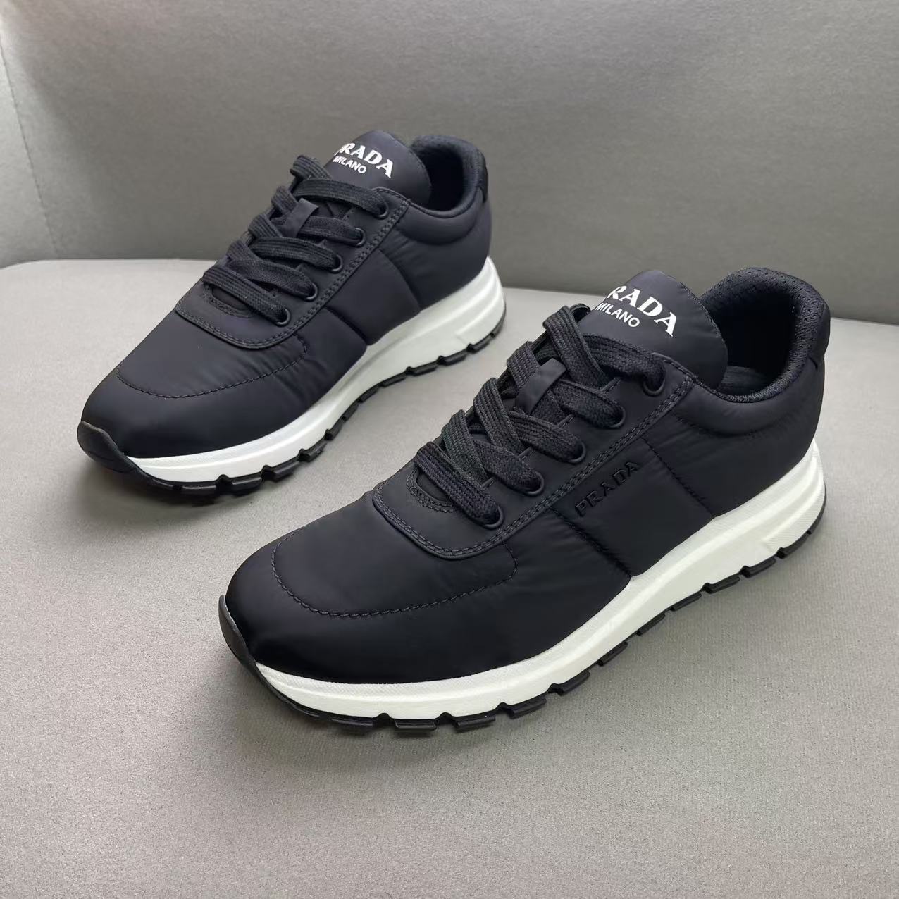 未使用 Prada/普拉达 黑色时尚百搭舒适尼龙面潮流运动鞋 多尺码
