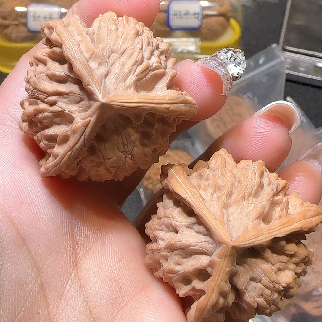 文玩核桃吊坠38盘山正奔