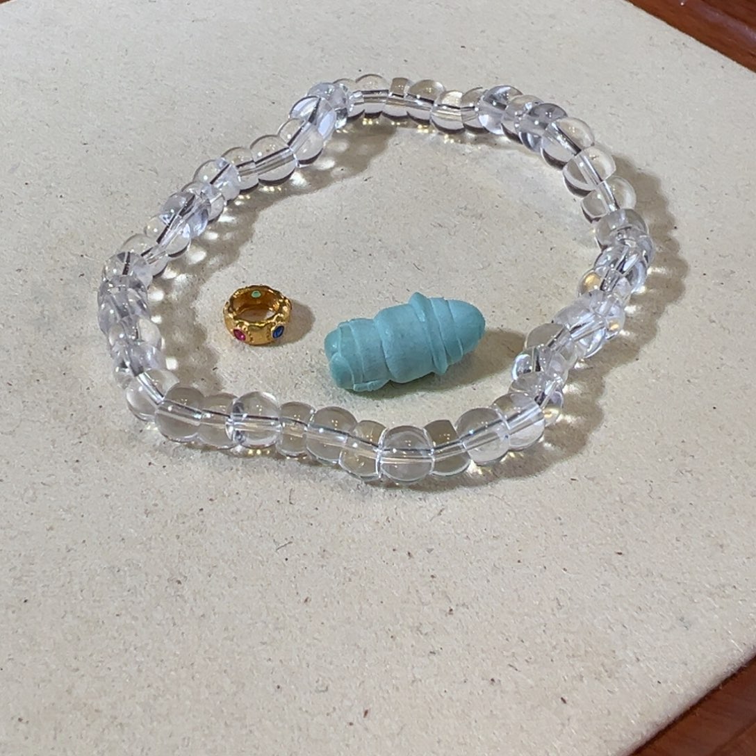 绿松石手串18K金镶嵌D****。手串