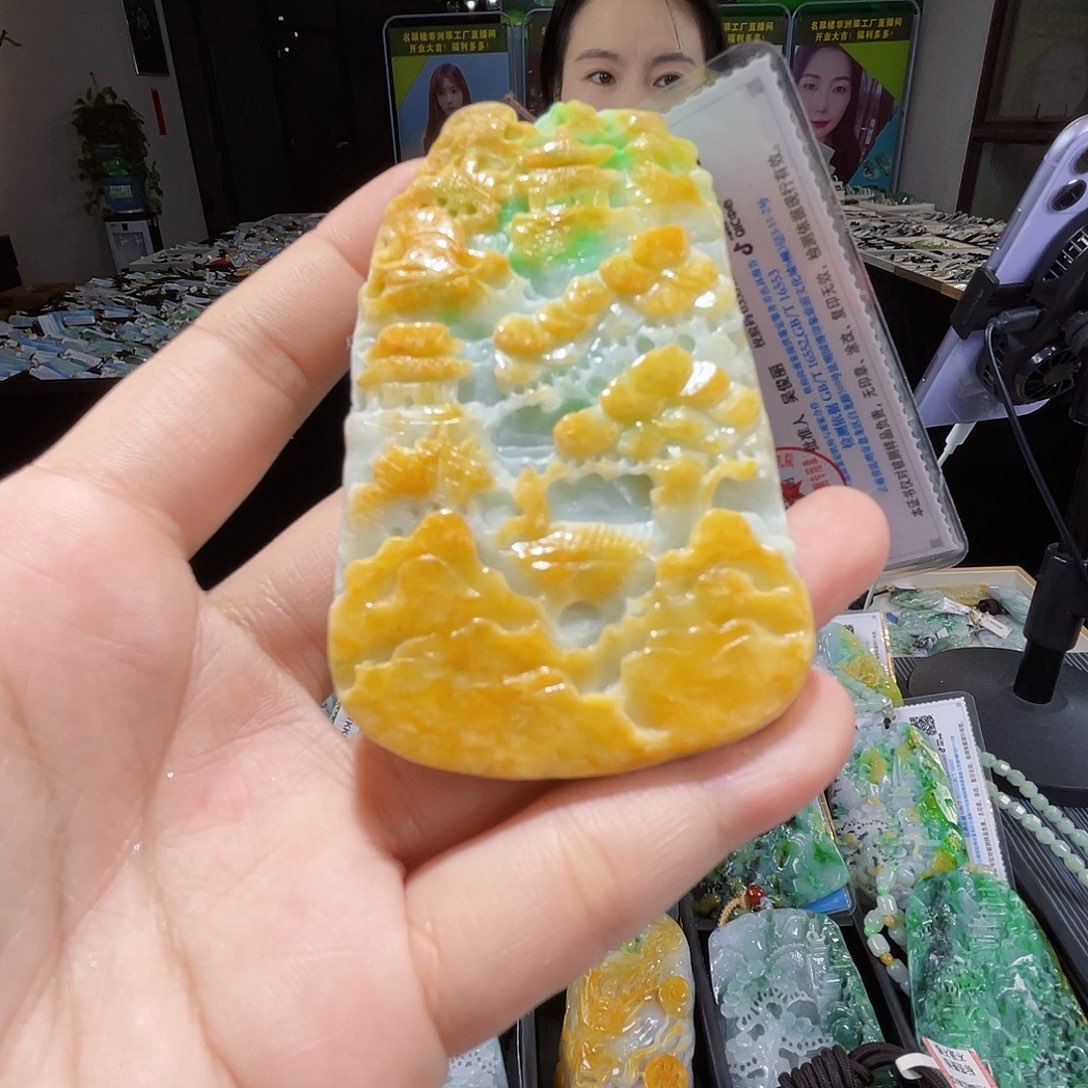 颈饰未镶嵌翡翠一