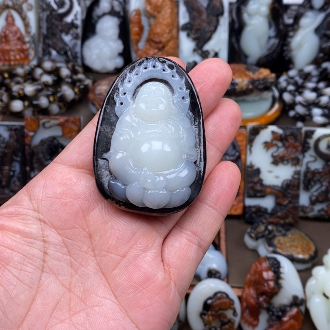 颈饰未镶嵌和田玉起*