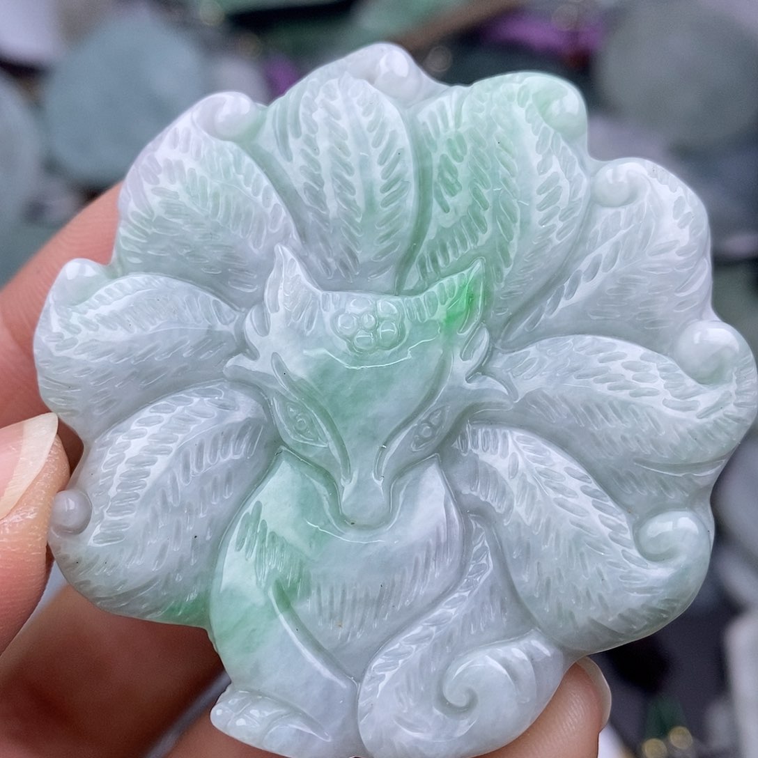 翡翠挂件未镶嵌翡翠