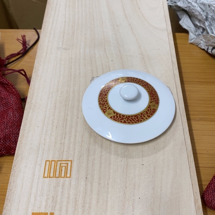 瓷片哈中古工艺品一件