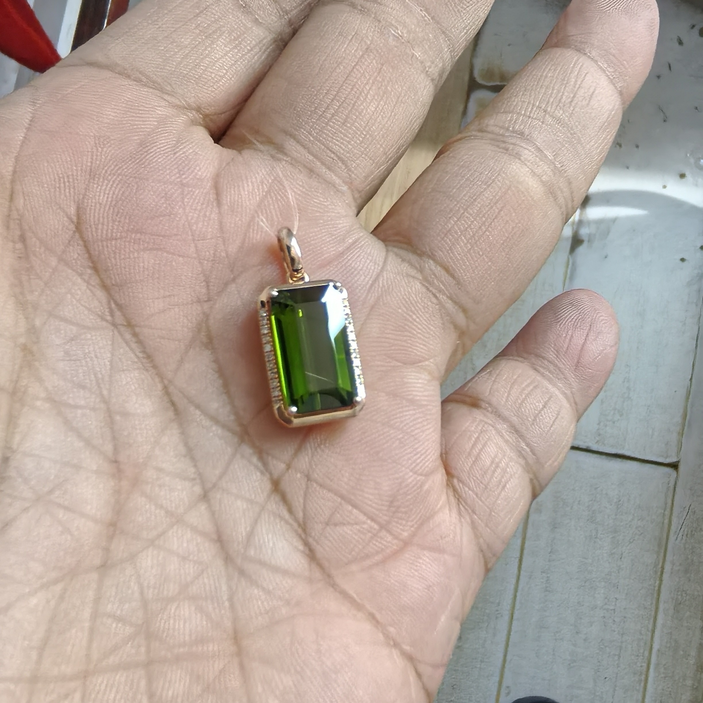 18k玫瑰金镶嵌碧玺吊坠5100
