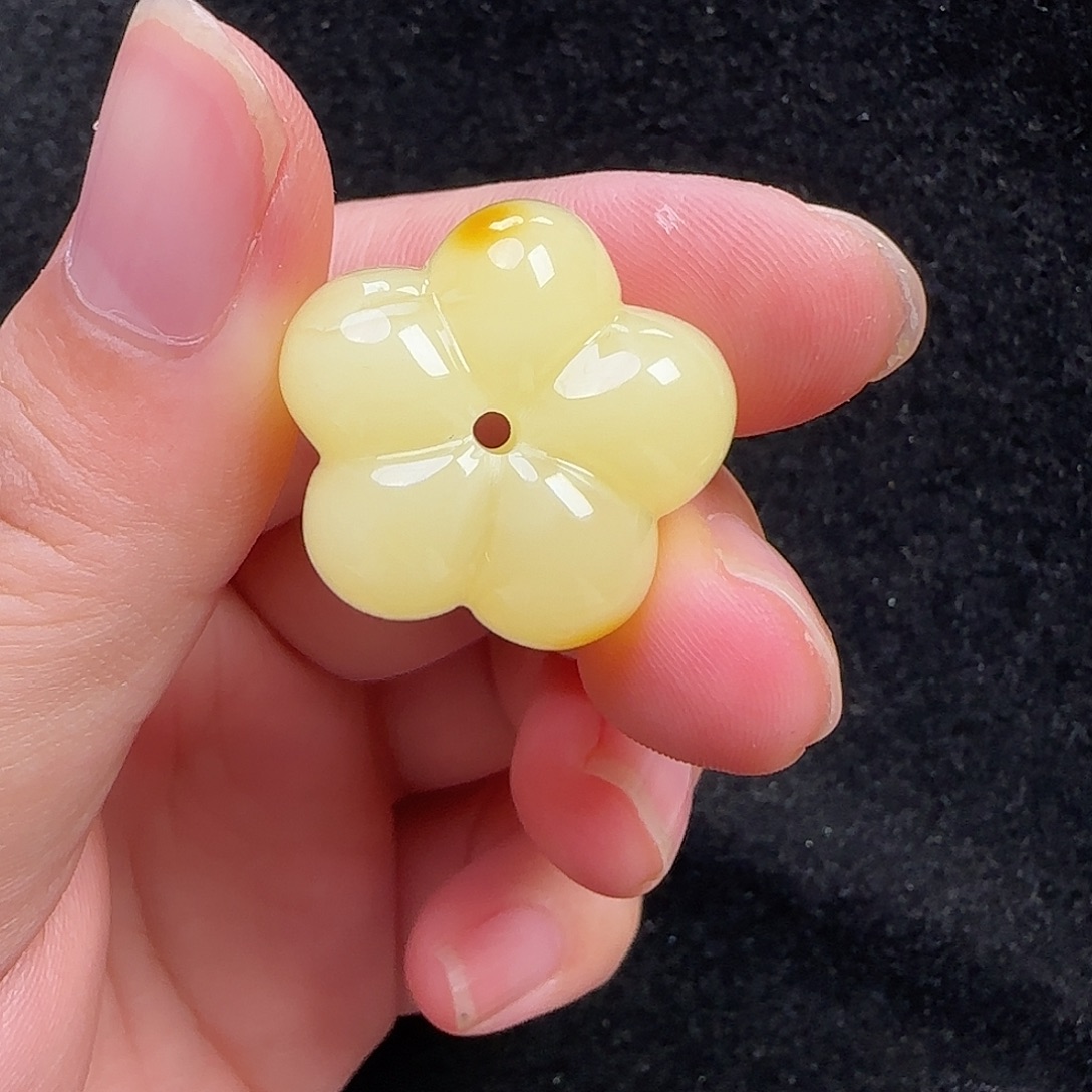 蜜蜡未镶嵌珠宝奇石