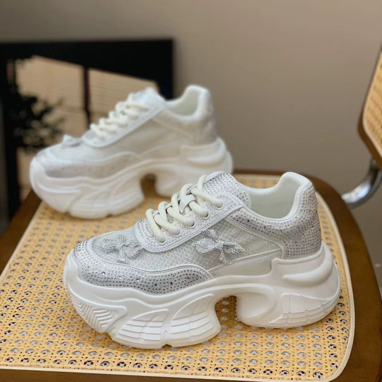 C6610 米色 时尚厚底圆头系带女休闲运动鞋  老爹鞋