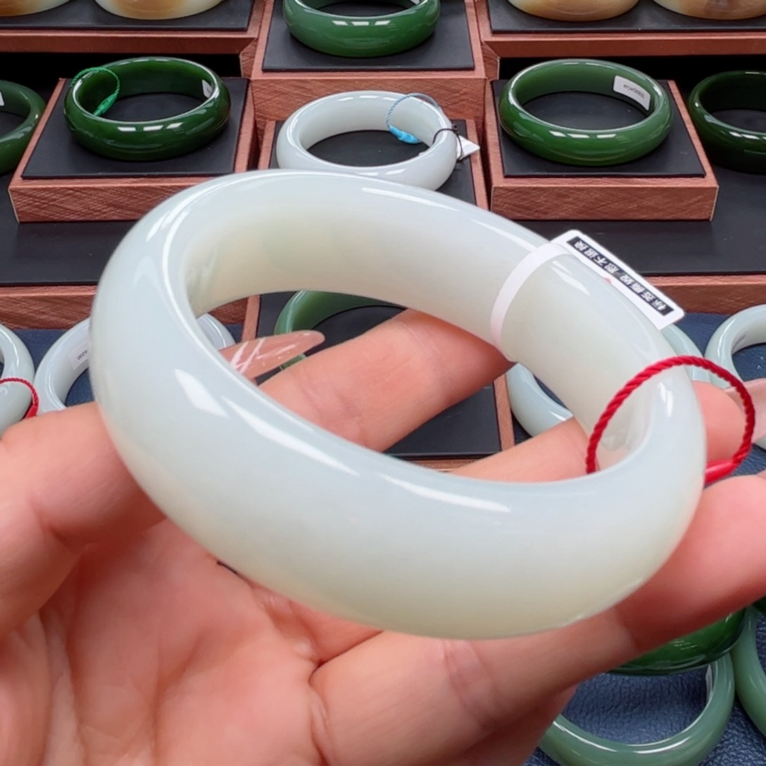 未镶嵌手镯和田玉5657圈口