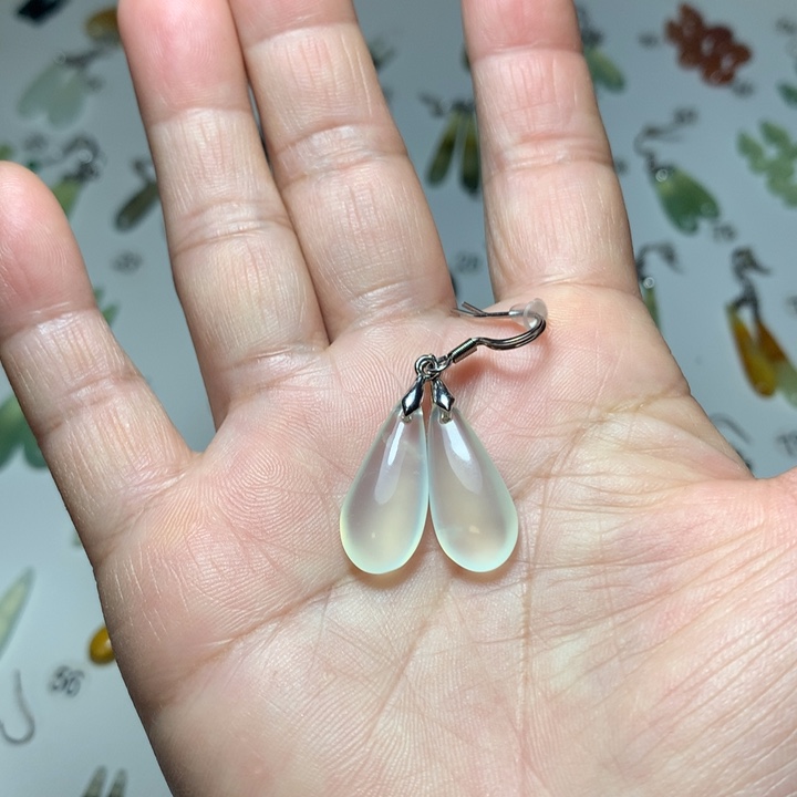 蛇纹石玉耳环未镶嵌美*