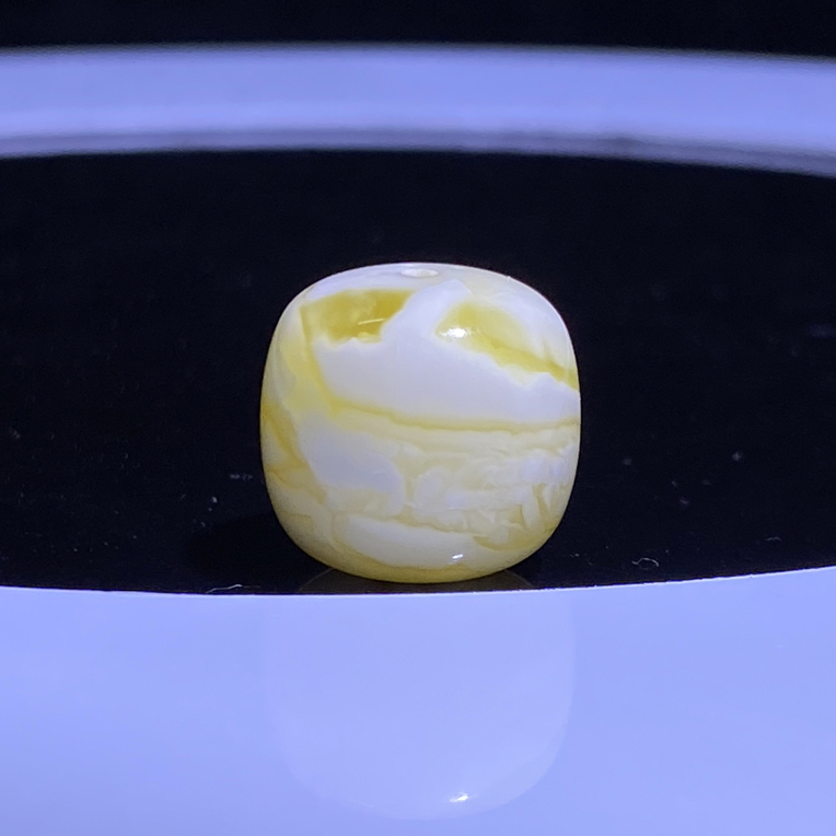 蜜蜡金瓷白妖花虎皮纹老型单珠13.8mm
