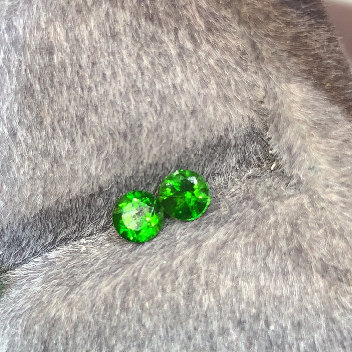 裸石透辉石未镶嵌圆4一对