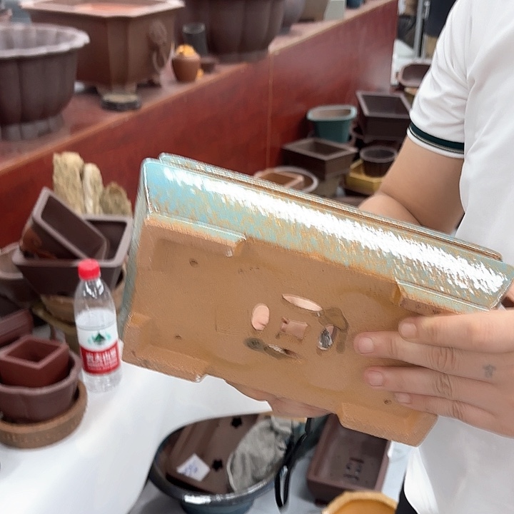 紫砂花盆紫砂的颜色很好看呀