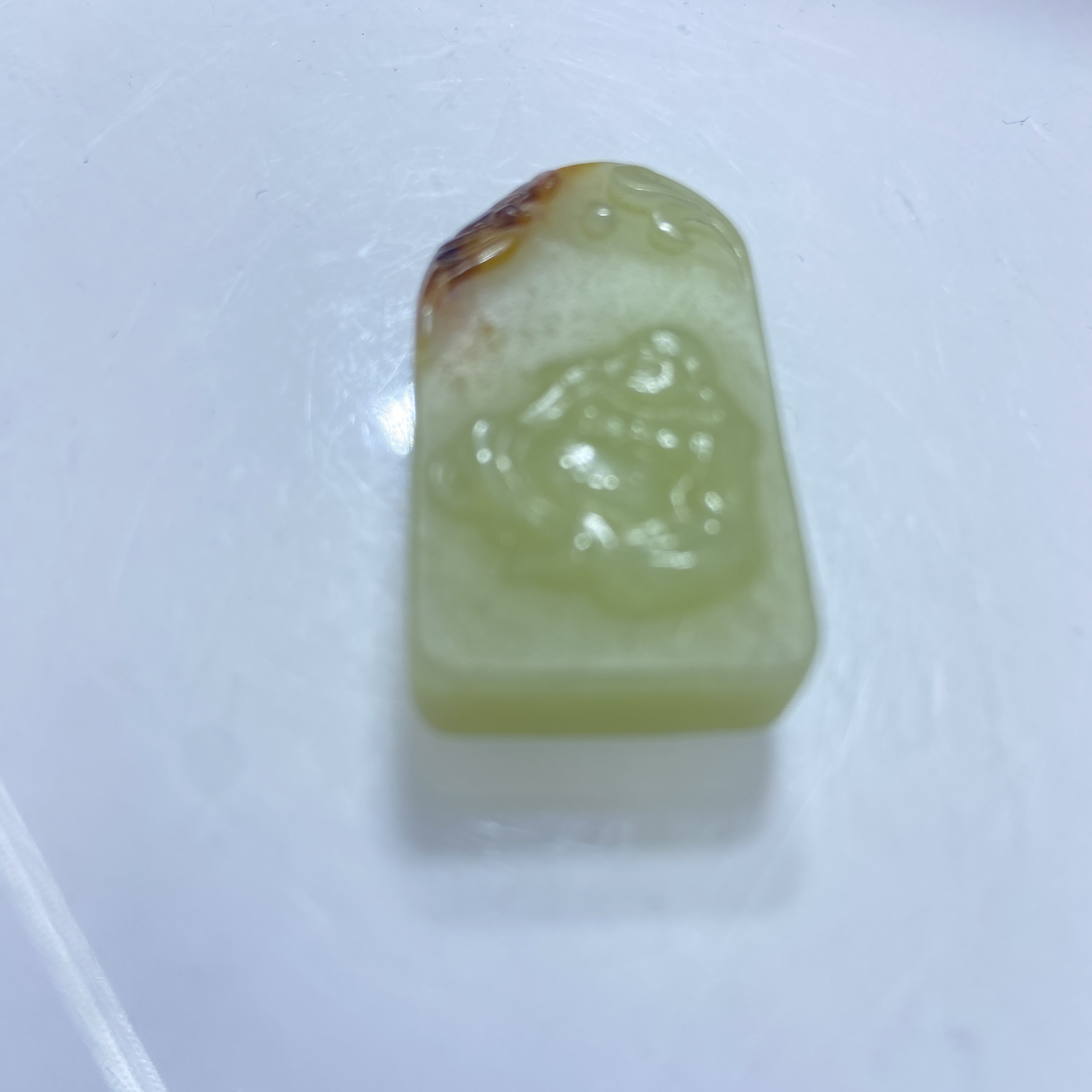 黄白河磨佛公锁骨吊坠手工精雕天然皮色时尚巧雕
