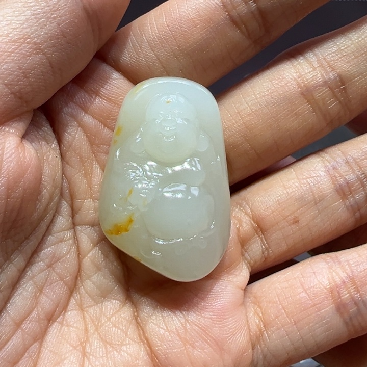 和田玉未镶嵌颈饰佛