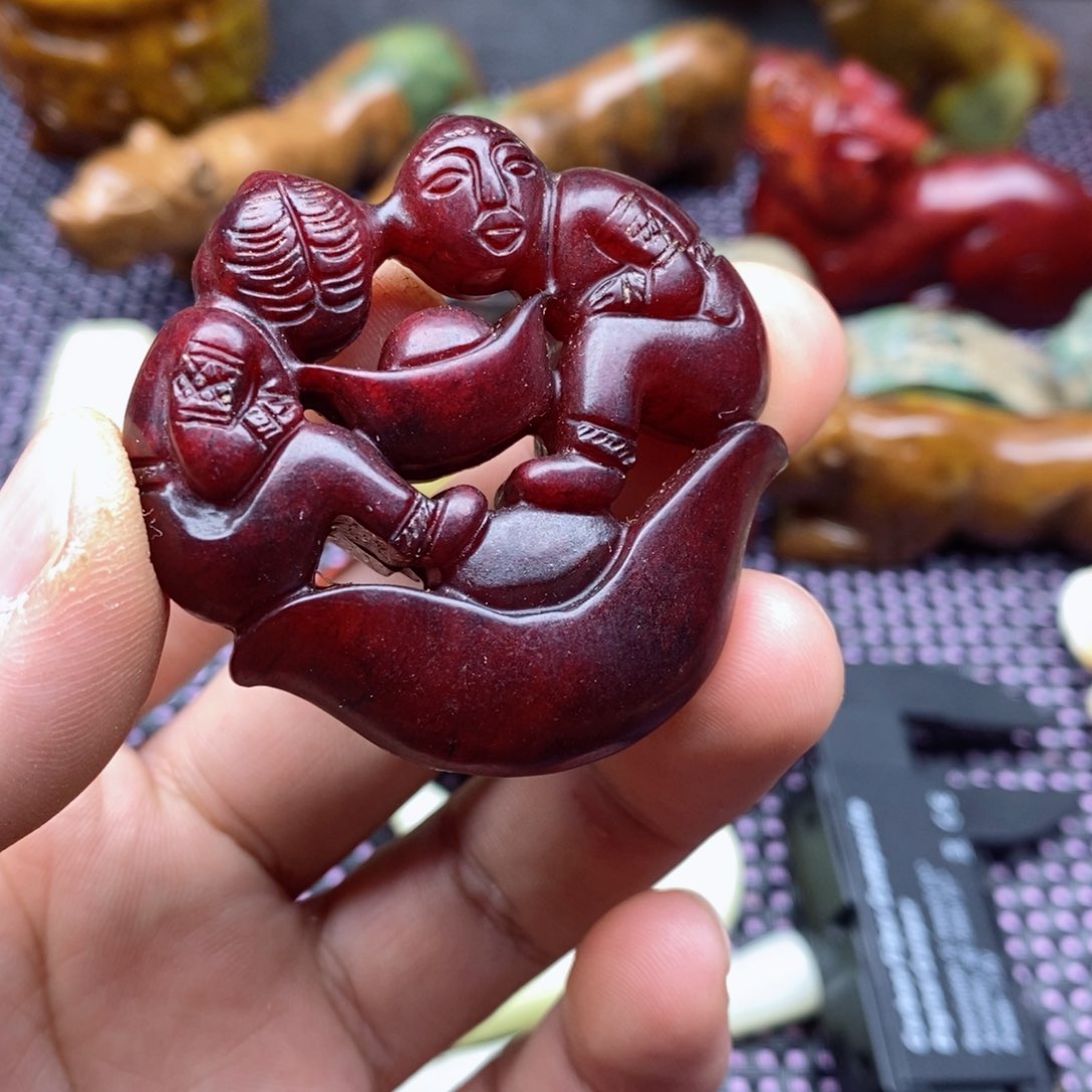 蛇纹石玉颈饰未镶嵌