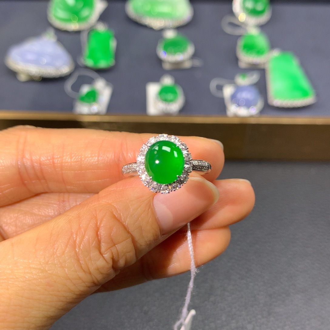 翡翠戒指18K金镶嵌翡翠