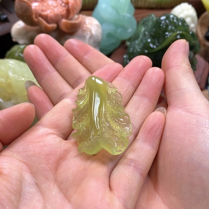 蛇纹石玉未镶嵌挂件