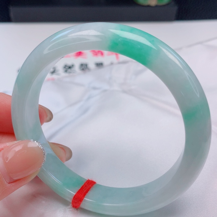 翡翠未镶嵌手镯56。57