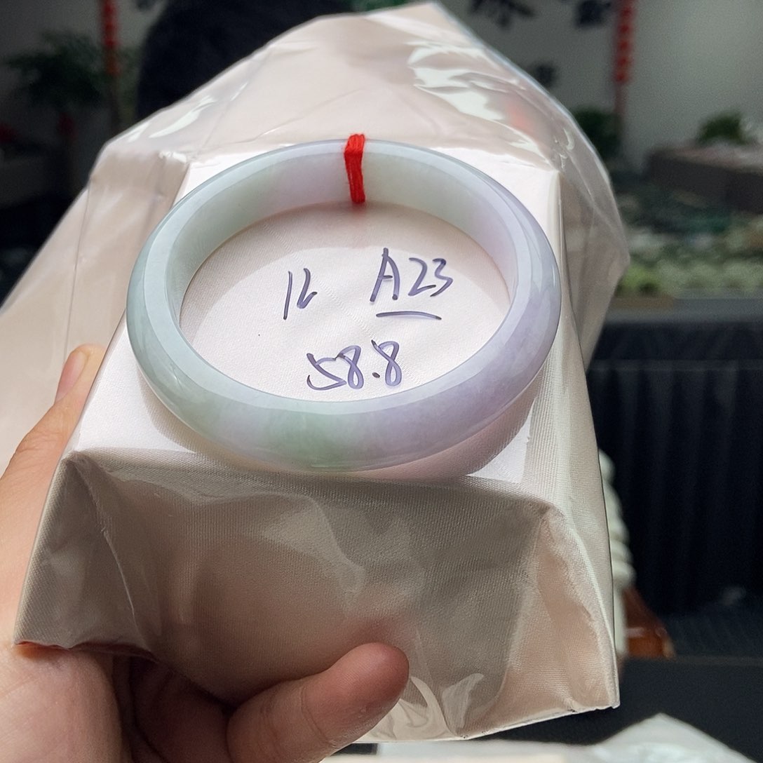 翡翠手镯未镶嵌拍一发一