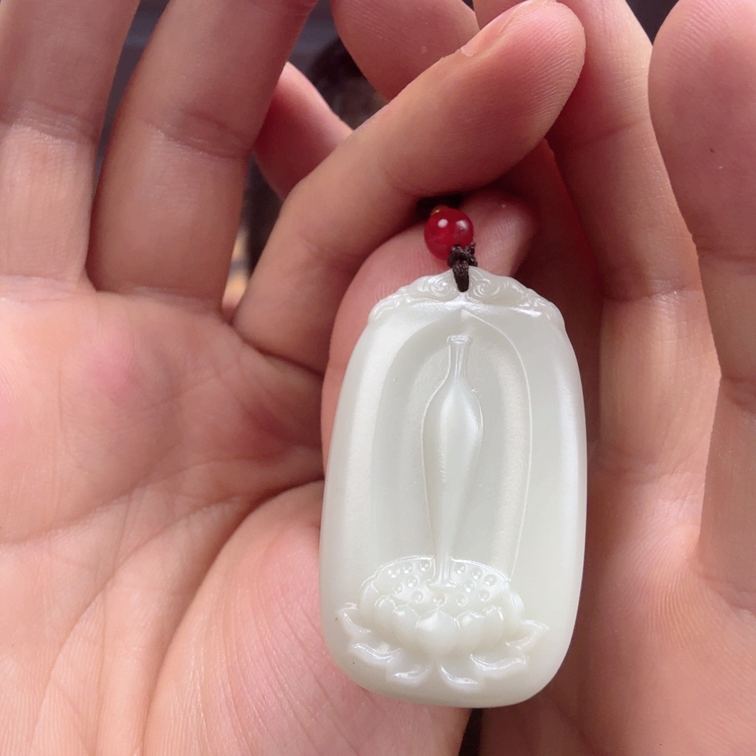 和田玉（糖玉）未镶嵌颈饰