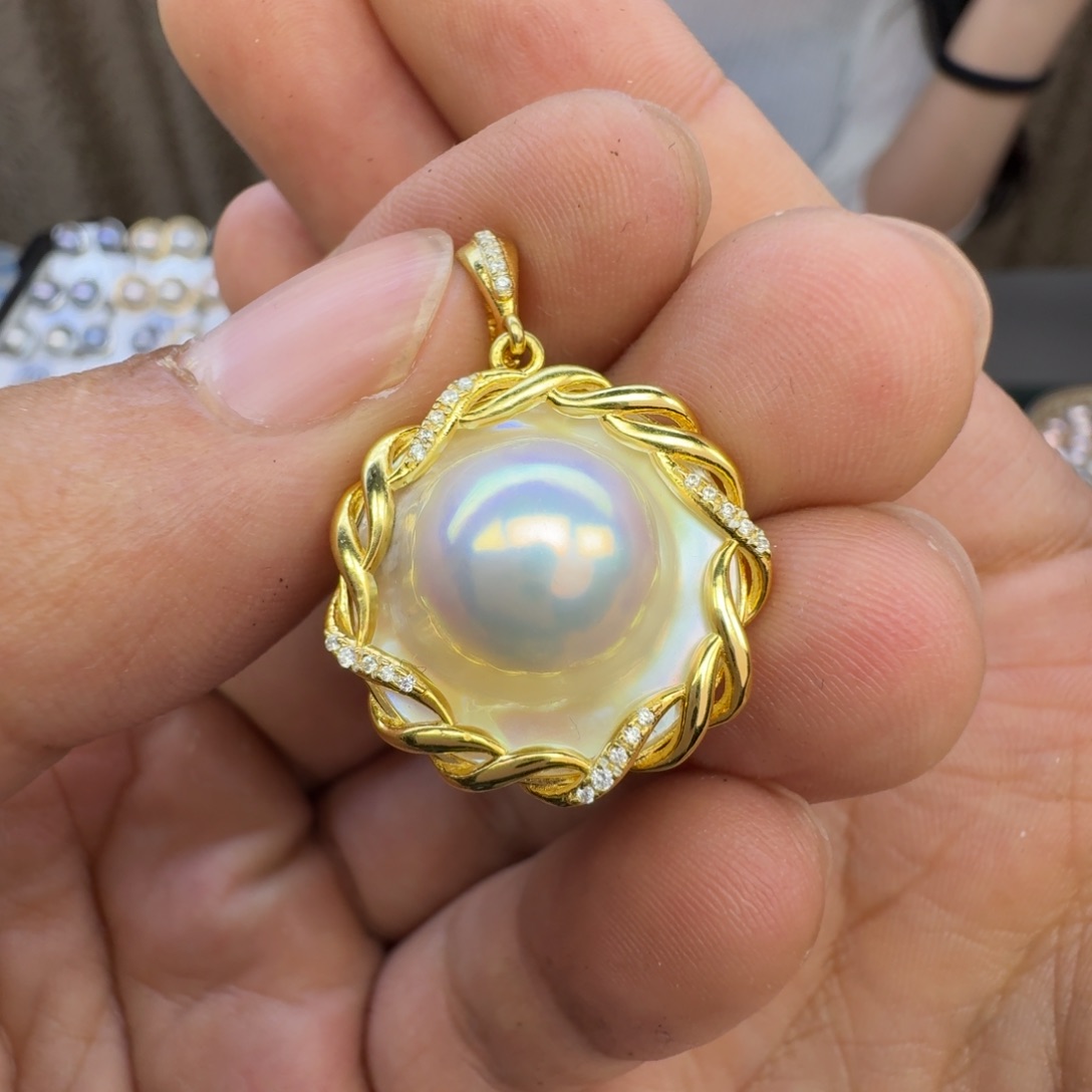 银S925镶嵌拼合珍珠（马贝珠）颈饰?****?