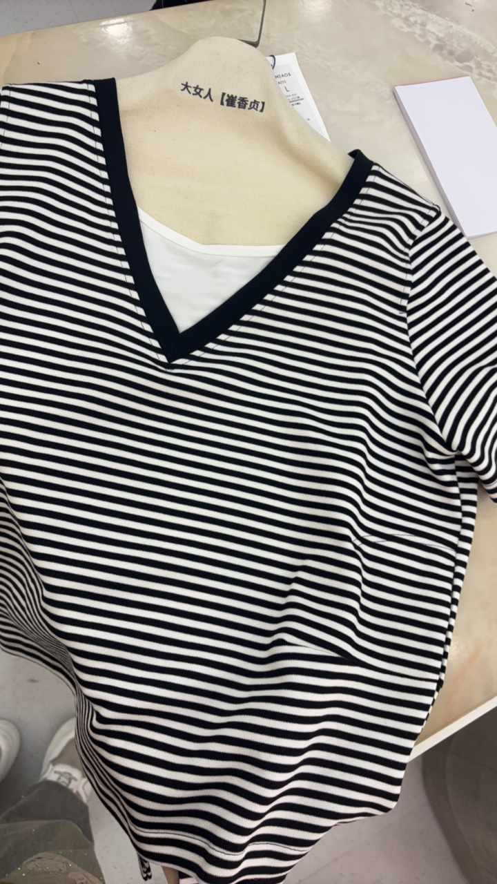 2025水淼新品经典款横条纹春夏V领打底衫短款