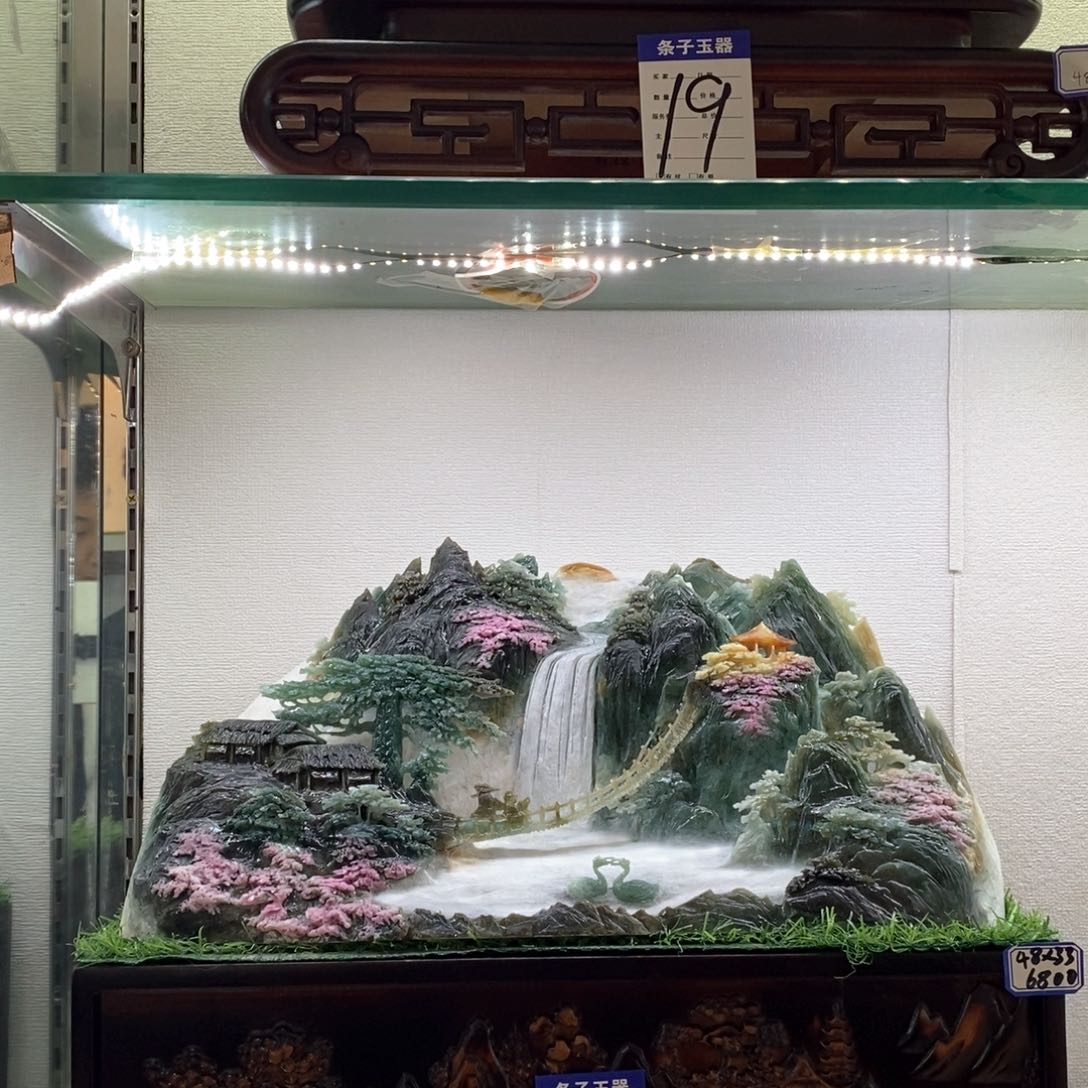 绿泥石云母质玉（岫岩玉）未镶嵌摆件