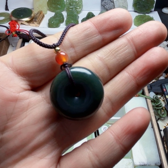 和田玉颈饰未镶嵌