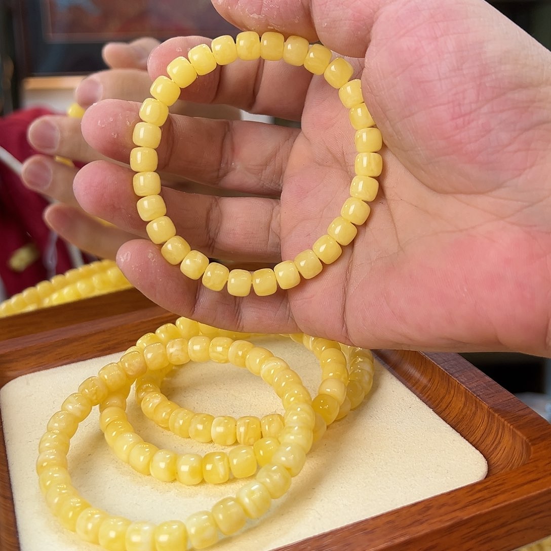 琥珀珠宝奇石未镶嵌多样性发其一