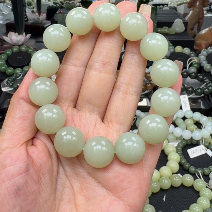 光***亮和田玉未镶嵌手链