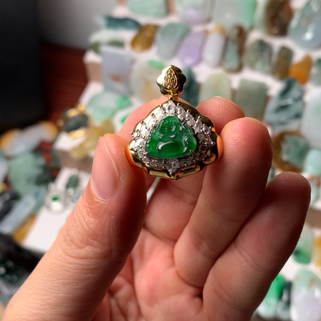 翡翠未镶嵌颈饰危地马拉翡翠，佛