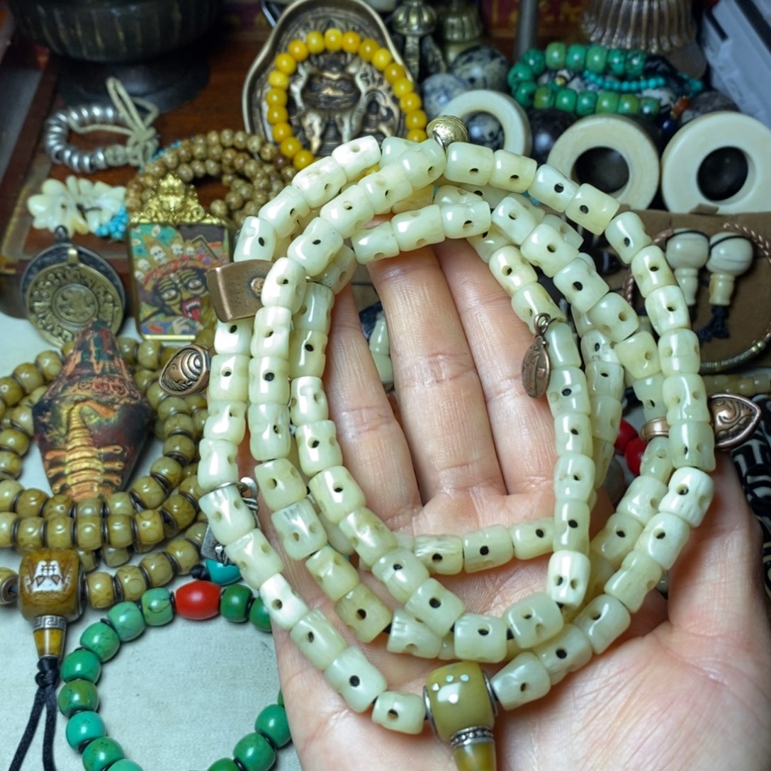 大叶紫檀（黑酸枝木类）