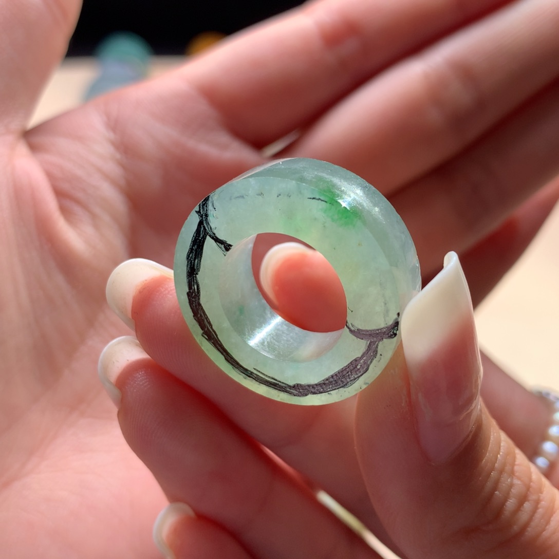 定制翡翠未镶嵌安*翡翠绿乌鸡马鞍戒包工 虾私宠漏价