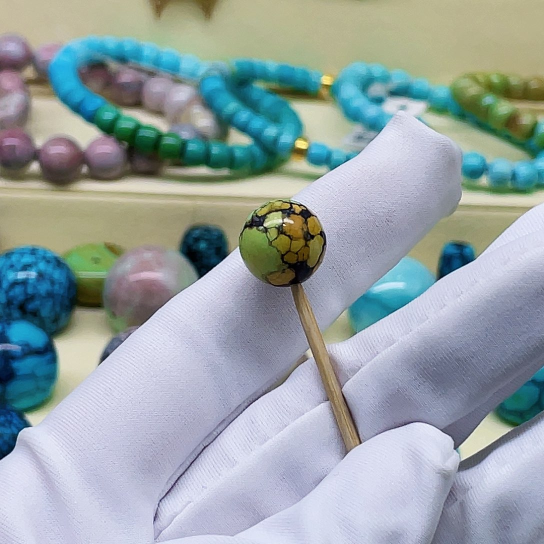 绿松石颈饰未镶嵌