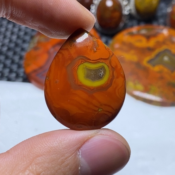 玛瑙/玉髓颈饰未镶嵌蜜*