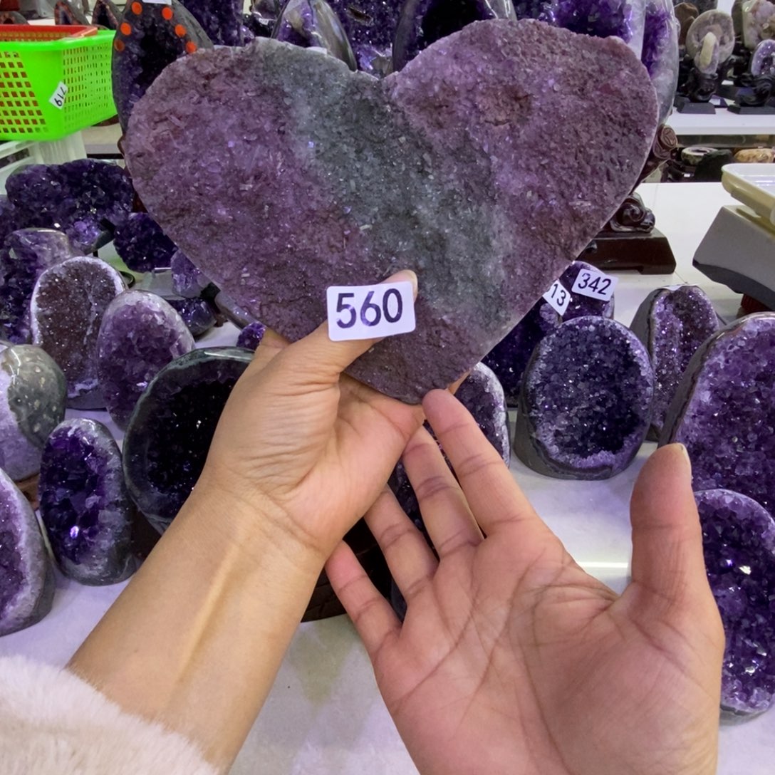 紫晶未镶嵌大型摆件（非配饰）