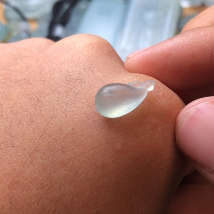 定制翡翠未镶嵌挂件