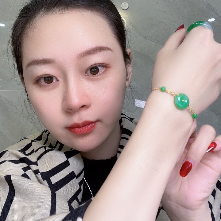 翡翠18K金镶嵌颈饰