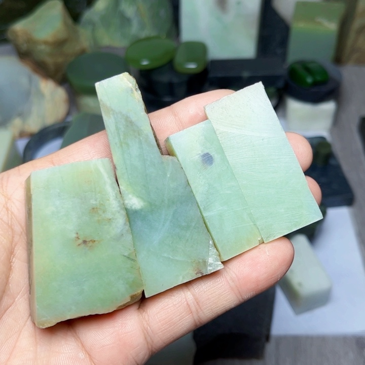未镶嵌和田玉珠宝半成品有裂