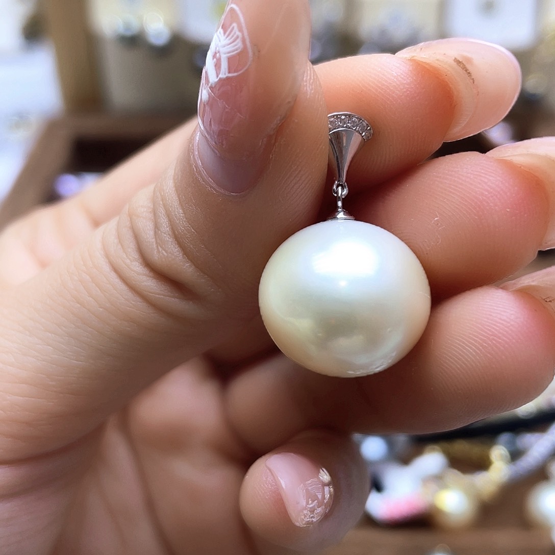 海水珍珠颈饰18K金镶嵌