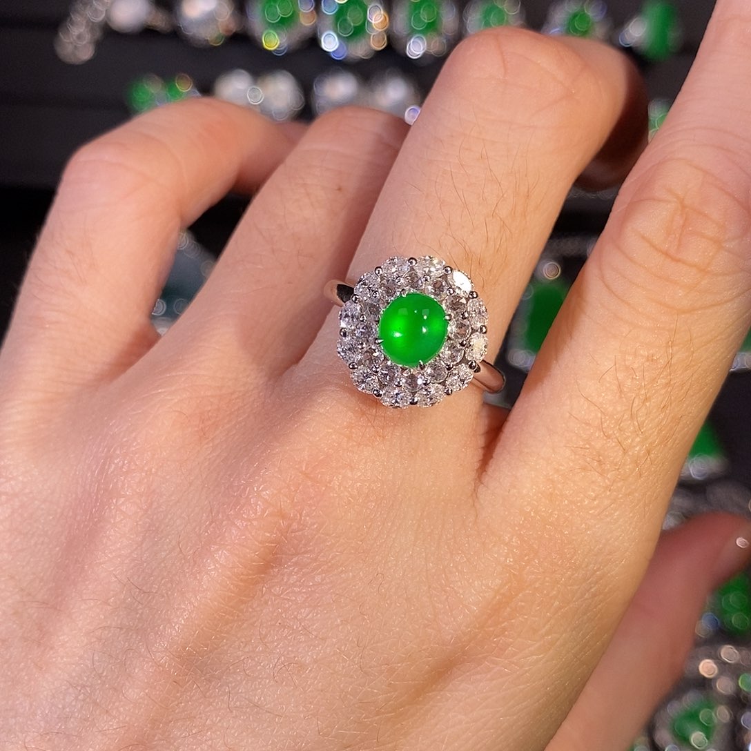 翡翠18K金镶嵌吊坠(不含链)蛋面戒指